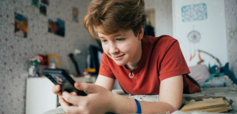 Где зависает ваш ребенок? Обзор самых популярных мобильных приложений